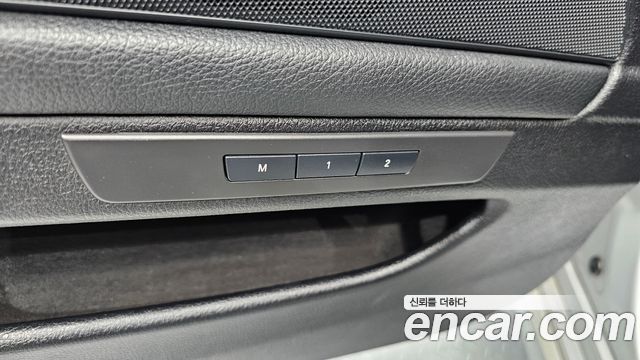 BMW 5 Series (F10) 528i 2014 — фото 15