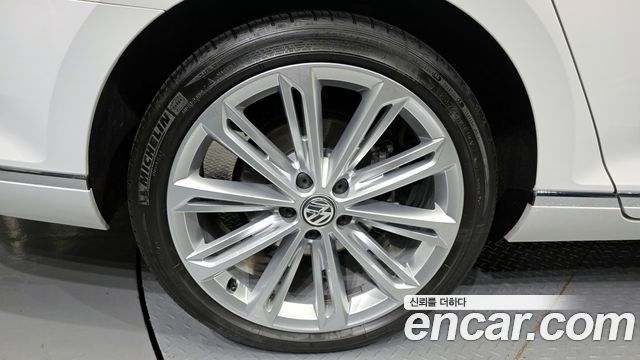 Volkswagen Passat GT (B8) 2.0 TDI 4Motion Prestige 2018 — фото 5
