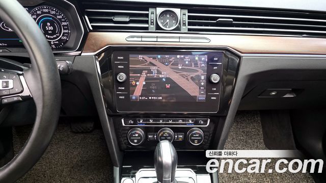 Volkswagen Passat GT (B8) 2.0 TDI 4Motion Prestige 2018 — фото 14