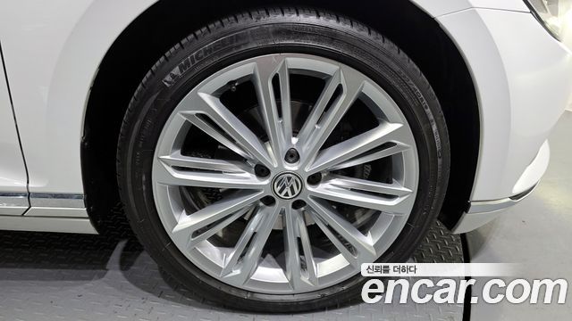 Volkswagen Passat GT (B8) 2.0 TDI 4Motion Prestige 2018 — фото 21
