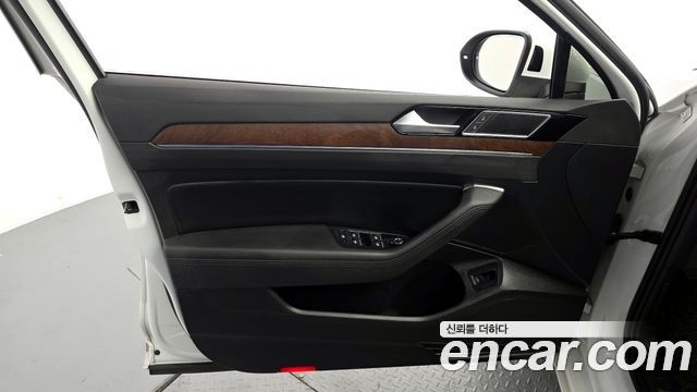 Volkswagen Passat GT (B8) 2.0 TDI 4Motion Prestige 2018 — фото 24