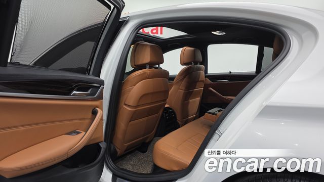 BMW 5 Series (G30) 520i M Sport 2022 — фото 17