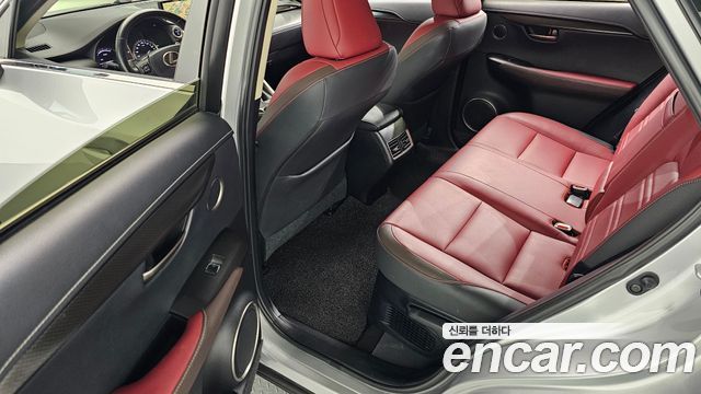 Lexus NX300h Supreme 2019 — фото 12