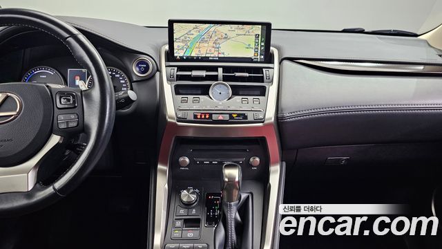 Lexus NX300h Supreme 2019 — фото 16