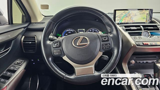 Lexus NX300h Supreme 2019 — фото 17