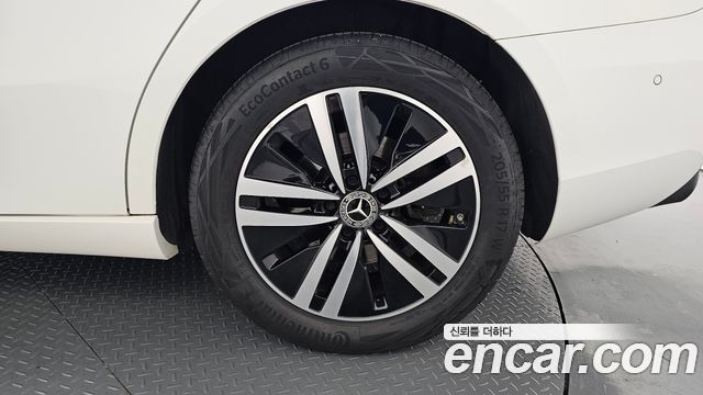 Mercedes-Benz A-Class (W177) A220 Sedan 2021 — фото 21