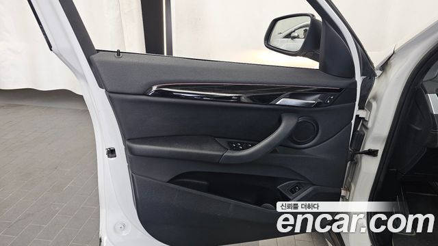 BMW X1 (F48) xDrive 20i xLine 2022 — фото 24