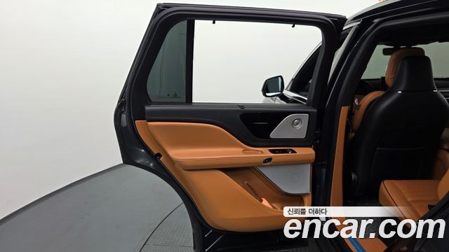 Lincoln Aviator (II) 3.0 Black Label AWD 2022 — фото 31