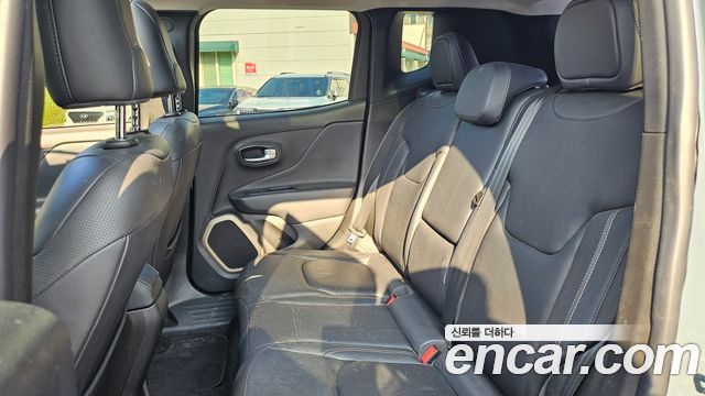 Jeep Renegade 2.0 Diesel Longitude AWD 2017 — фото 16