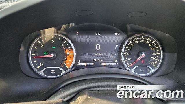 Jeep Renegade 2.0 Diesel Longitude AWD 2017 — фото 21