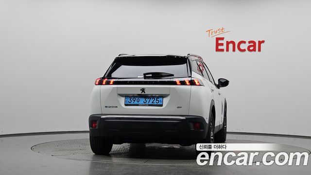 Peugeot e-2008 (II) EV GT 2023 — фото 4
