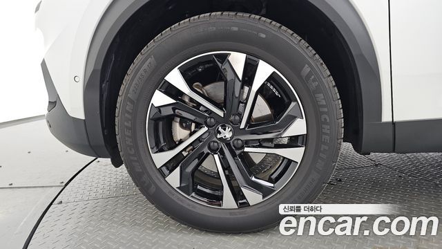 Peugeot e-2008 (II) EV GT 2023 — фото 5