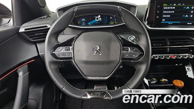 Peugeot e-2008 (II) EV GT 2023 — фото 13