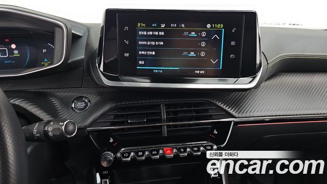 Peugeot e-2008 (II) EV GT 2023 — фото 14