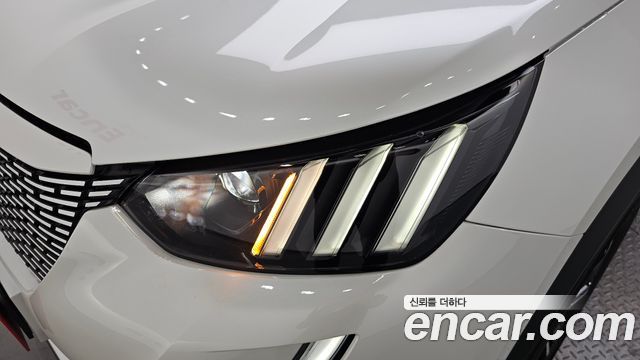 Peugeot e-2008 (II) EV GT 2023 — фото 22