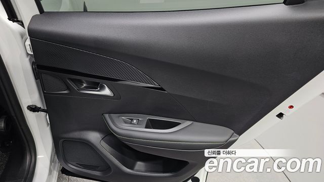 Peugeot e-2008 (II) EV GT 2023 — фото 25