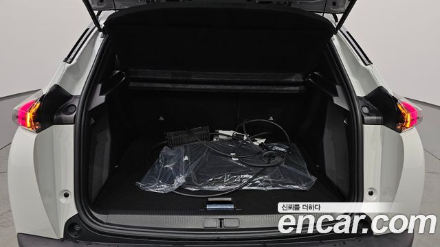Peugeot e-2008 (II) EV GT 2023 — фото 33