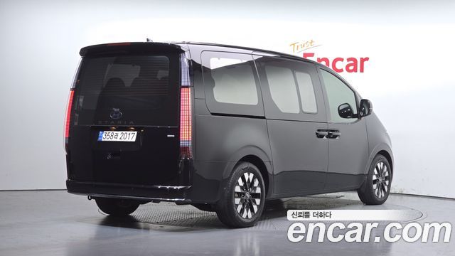 Hyundai Staria 4WD Lounge 9-Seater Prestige 2025 — фото 2
