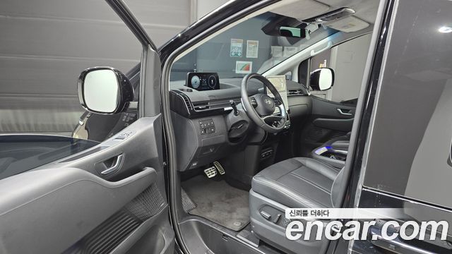 Hyundai Staria 4WD Lounge 9-Seater Prestige 2025 — фото 10
