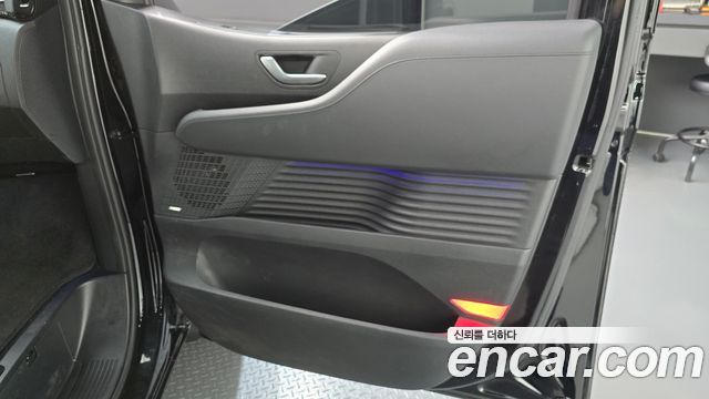 Hyundai Staria 4WD Lounge 9-Seater Prestige 2025 — фото 25