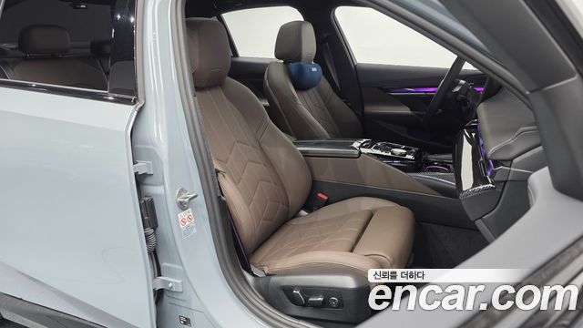 BMW 5 Series (G60) 520i Special Edition 2025 — фото 12