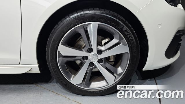 Peugeot 308 (II) 1.5 BlueHDi GT Line 2019 — фото 21