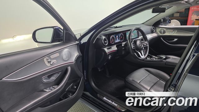 Mercedes-Benz E-Class (W213) E300 AMG Line 2019 — фото 10