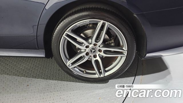 Mercedes-Benz E-Class (W213) E300 AMG Line 2019 — фото 21