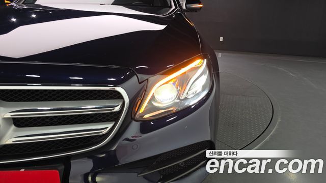 Mercedes-Benz E-Class (W213) E300 AMG Line 2019 — фото 22