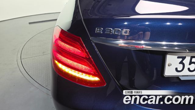 Mercedes-Benz E-Class (W213) E300 AMG Line 2019 — фото 23