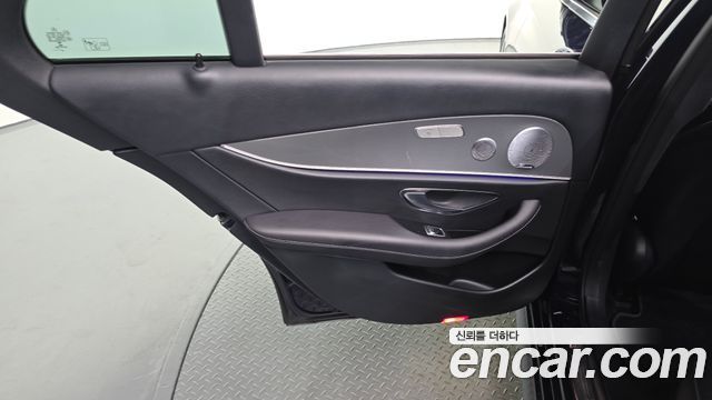 Mercedes-Benz E-Class (W213) E300 AMG Line 2019 — фото 25