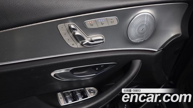 Mercedes-Benz E-Class (W213) E300 AMG Line 2019 — фото 28