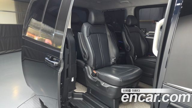 Hyundai Staria 4WD Lounge 9-Seater Inspiration 2022 — фото 12