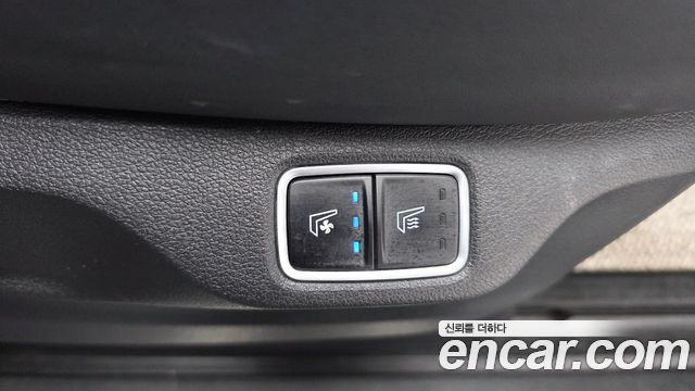 Hyundai Staria 4WD Lounge 9-Seater Inspiration 2022 — фото 18