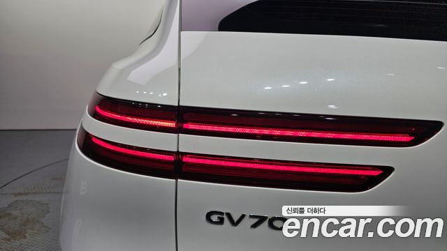 Genesis GV70 2.5T Gasoline AWD 2022 — фото 23