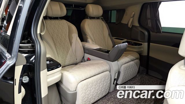 Kia Carnival (IV) Gasoline 4-Seater Hi Limousine Signature 2025 — фото 16