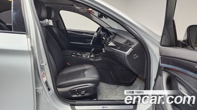 BMW 5 Series (F10) 520d xDrive M Aero Dynamic 2016 — фото 11