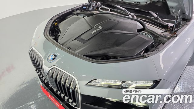 BMW i7 (G70) xDrive 60 M sport 2023 — фото 6