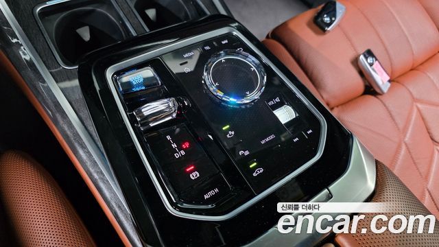 BMW i7 (G70) xDrive 60 M sport 2023 — фото 9
