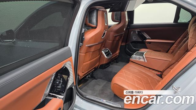 BMW i7 (G70) xDrive 60 M sport 2023 — фото 12