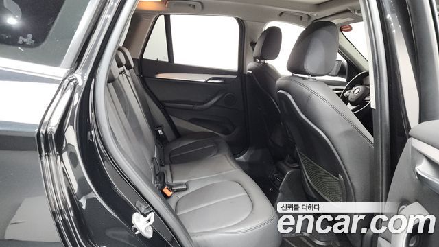 BMW X1 (F48) xDrive 20i Advantage 2020 — фото 11
