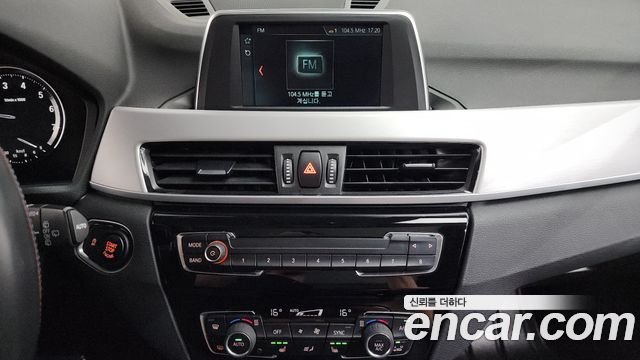 BMW X1 (F48) xDrive 20i Advantage 2020 — фото 12