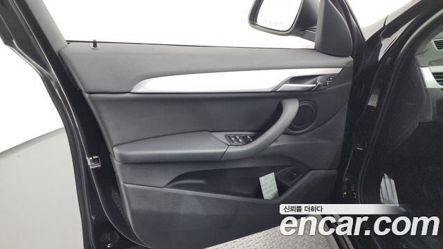 BMW X1 (F48) xDrive 20i Advantage 2020 — фото 24