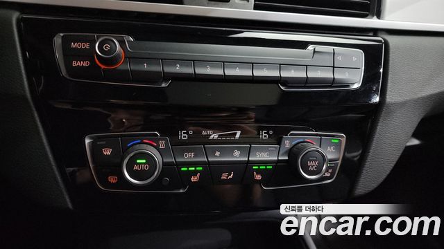BMW X1 (F48) xDrive 20i Advantage 2020 — фото 32