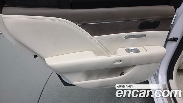Genesis G90 (RS4) Gasoline 3.5 Turbo AWD 2022 — фото 25