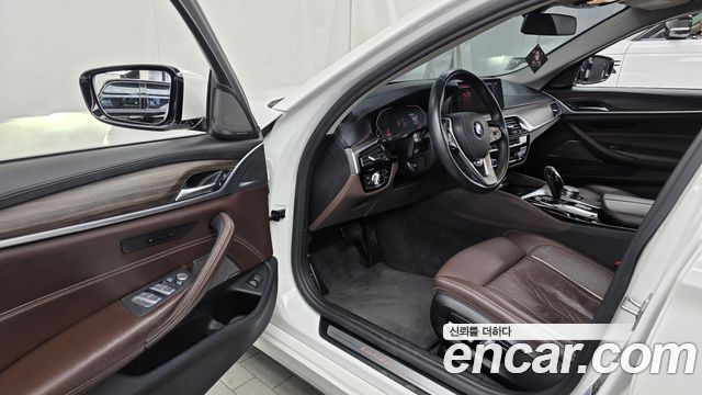 BMW 5 Series (G30) 530i xDrive Luxury Plus 2020 — фото 10