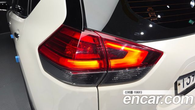 Nissan X-Trail 2.5 4WD 2018 — фото 23