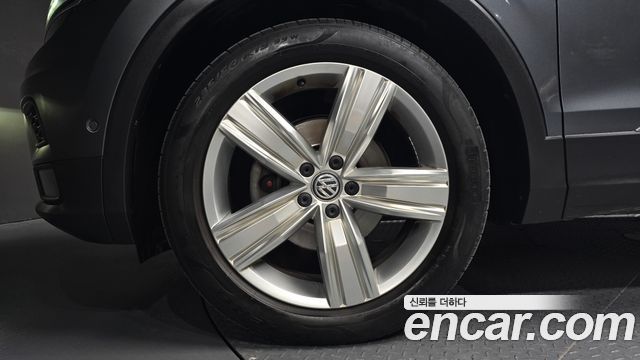 Volkswagen Tiguan (II) 2.0 TDI 4Motion Prestige 2020 — фото 5