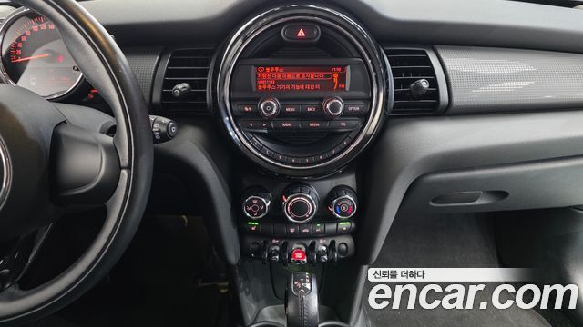 MINI Cooper Standard Third Generation 2015 — фото 15