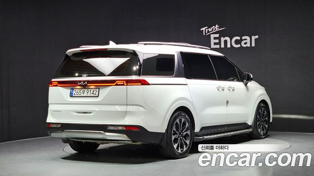 Kia Carnival (IV) Gasoline 7-Seater Signature 2023 — фото 2